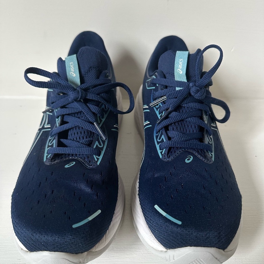 Asics Gel Cumulus 26 Dark Blue with Aqua Highlights running shoes USED